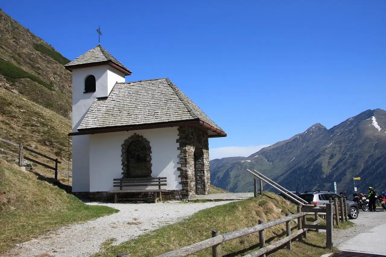 Roofing and Roof Repairs: Expert Guide